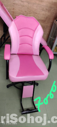Beauty parlor chair